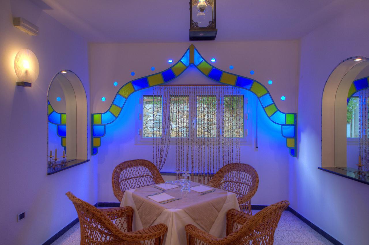 Hotel Arabesque Varigotti Exteriör bild