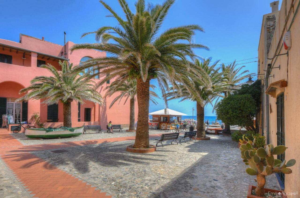 Hotel Arabesque Varigotti Exteriör bild