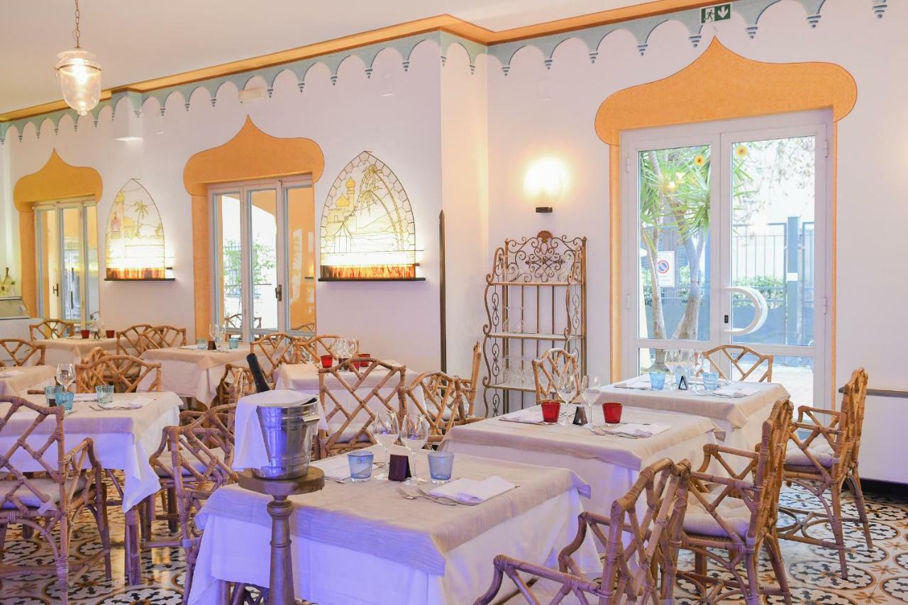 Hotel Arabesque Varigotti Exteriör bild