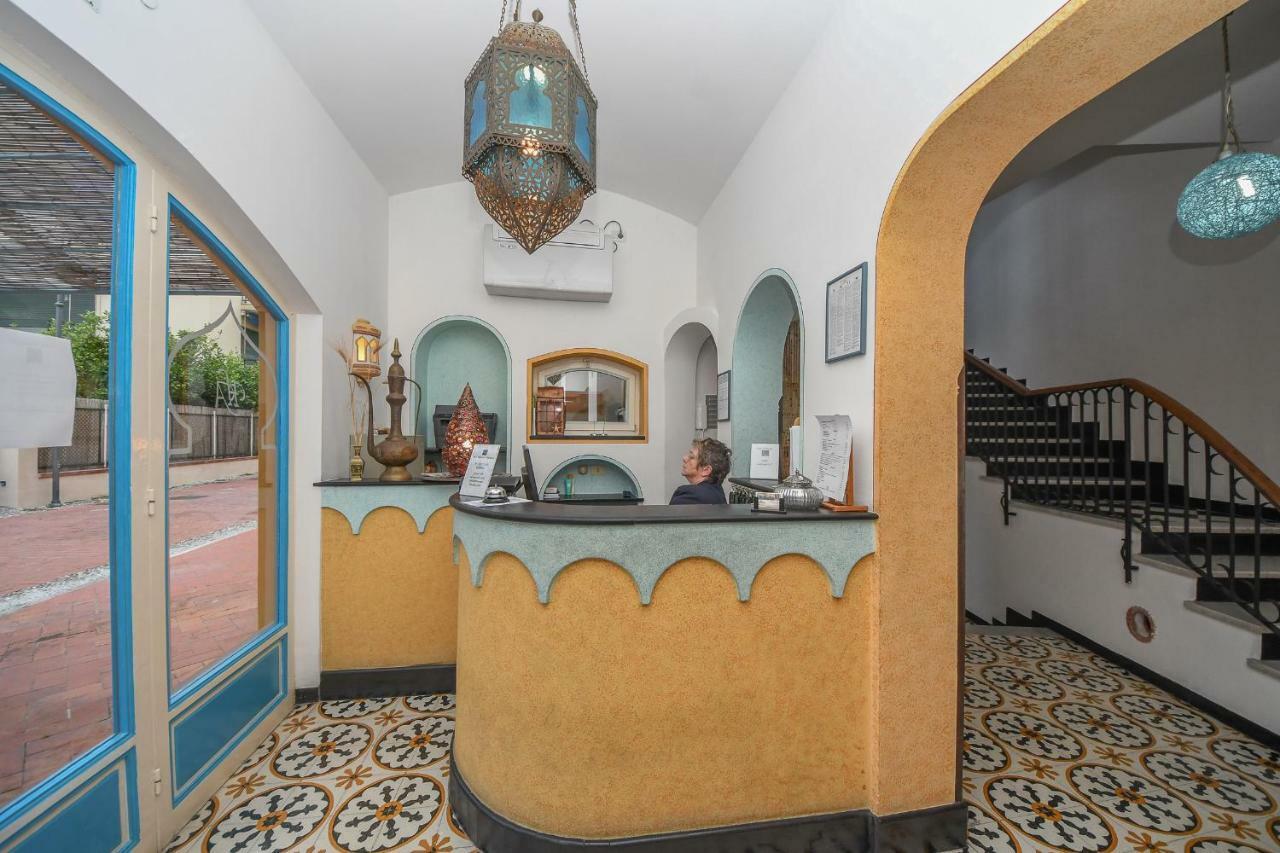 Hotel Arabesque Varigotti Exteriör bild