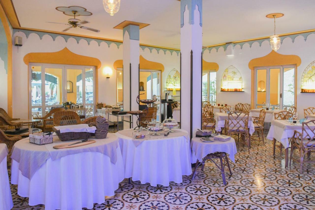 Hotel Arabesque Varigotti Exteriör bild