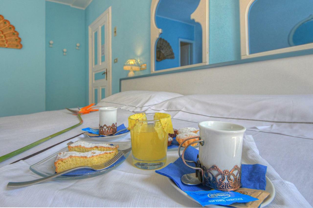 Hotel Arabesque Varigotti Exteriör bild