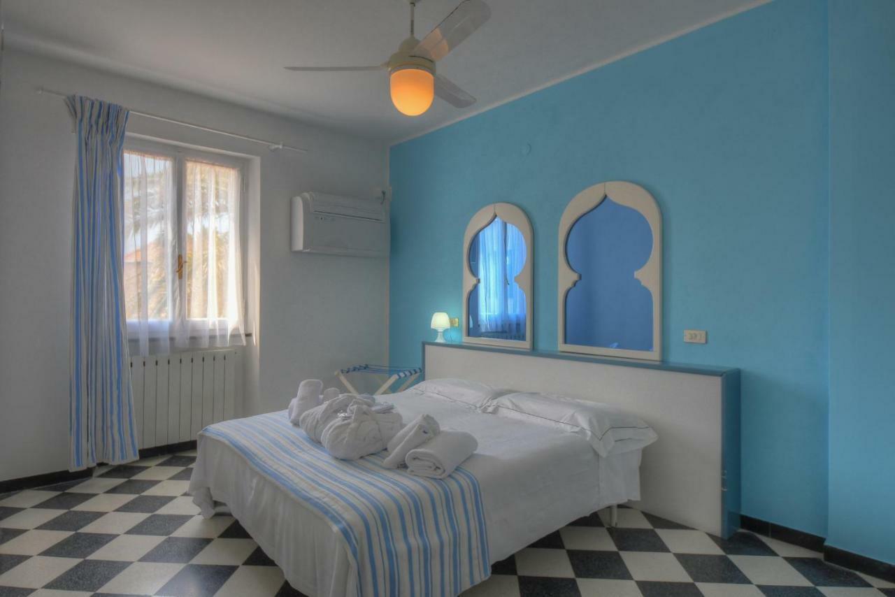 Hotel Arabesque Varigotti Exteriör bild