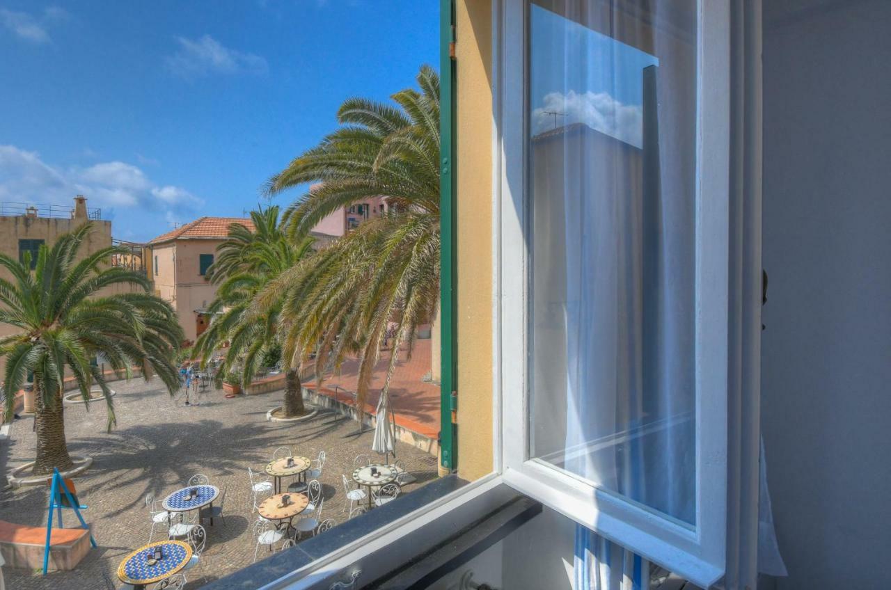 Hotel Arabesque Varigotti Exteriör bild