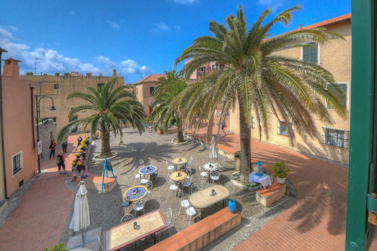 Hotel Arabesque Varigotti Exteriör bild