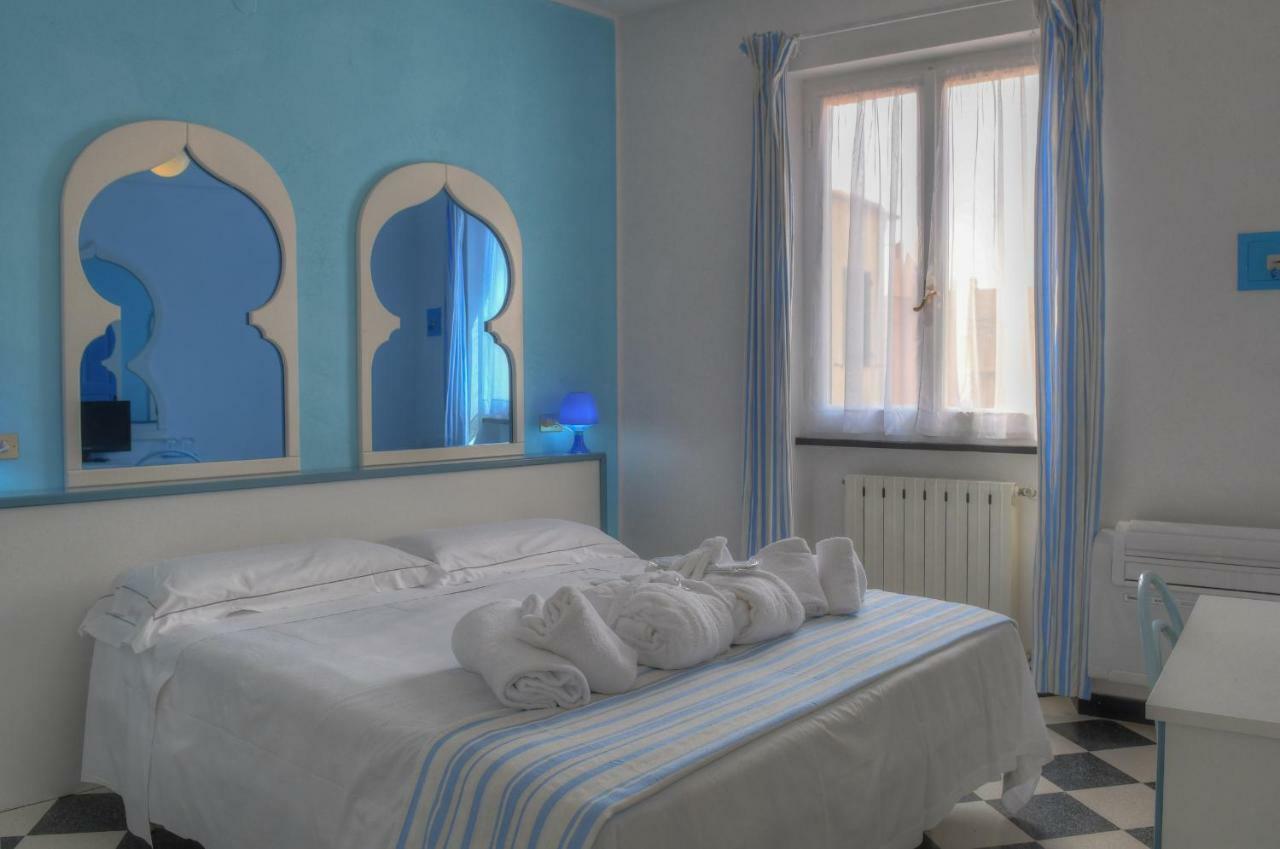 Hotel Arabesque Varigotti Exteriör bild