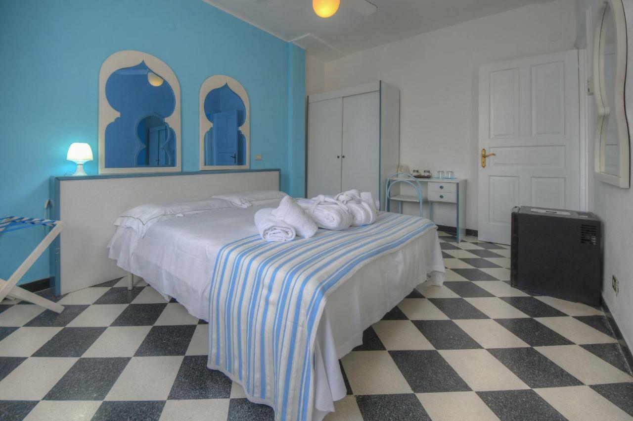 Hotel Arabesque Varigotti Exteriör bild